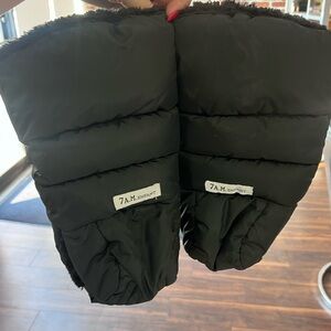 7 AM Enfant Stroller Gloves